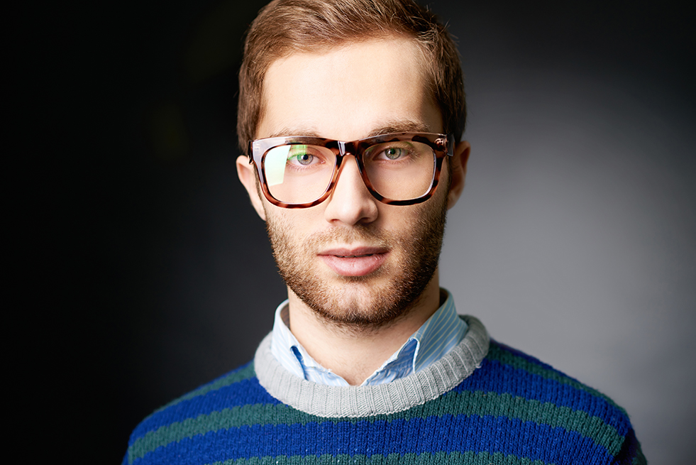 11 Eyeglasses Frames For Oval Face Shape!